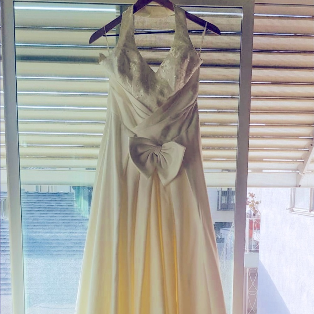 Wedding dress